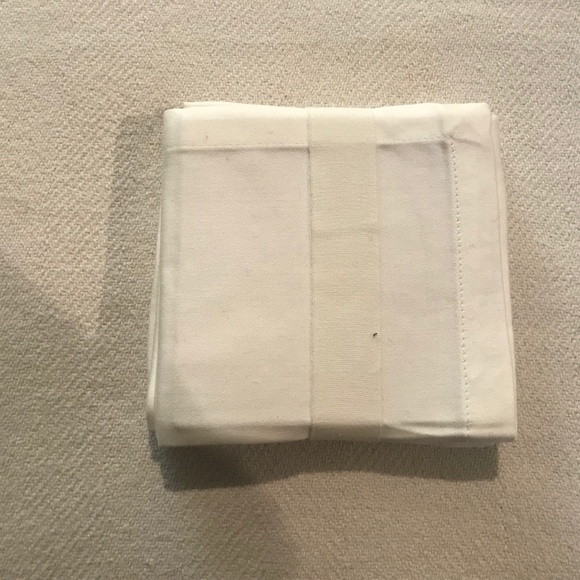 NWT Pottery Barn Set of 6 Caterer's Cocktail Napkins White - Picture 2 of 2